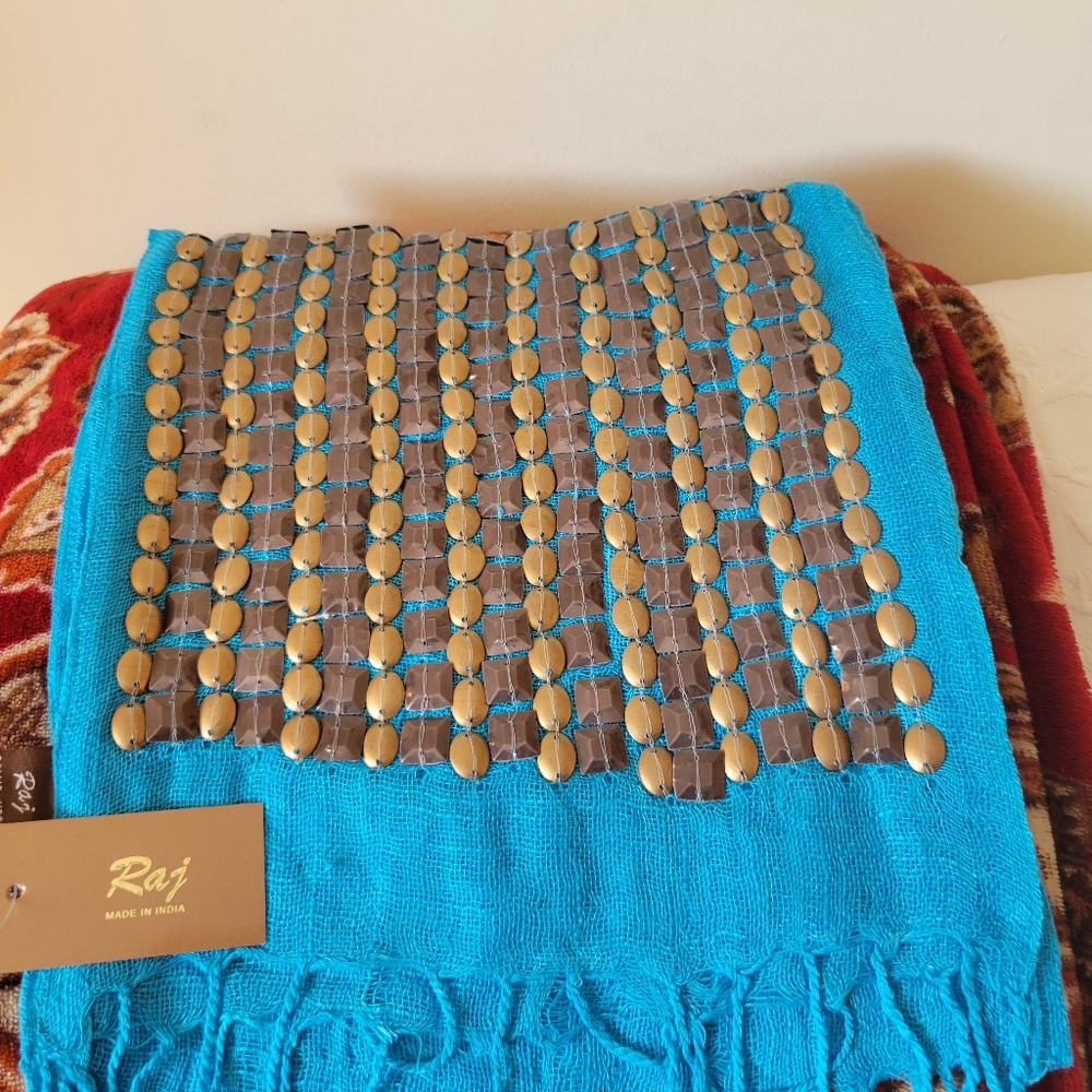Raj Turquoise and Gold Beaded Wrap. NWT.